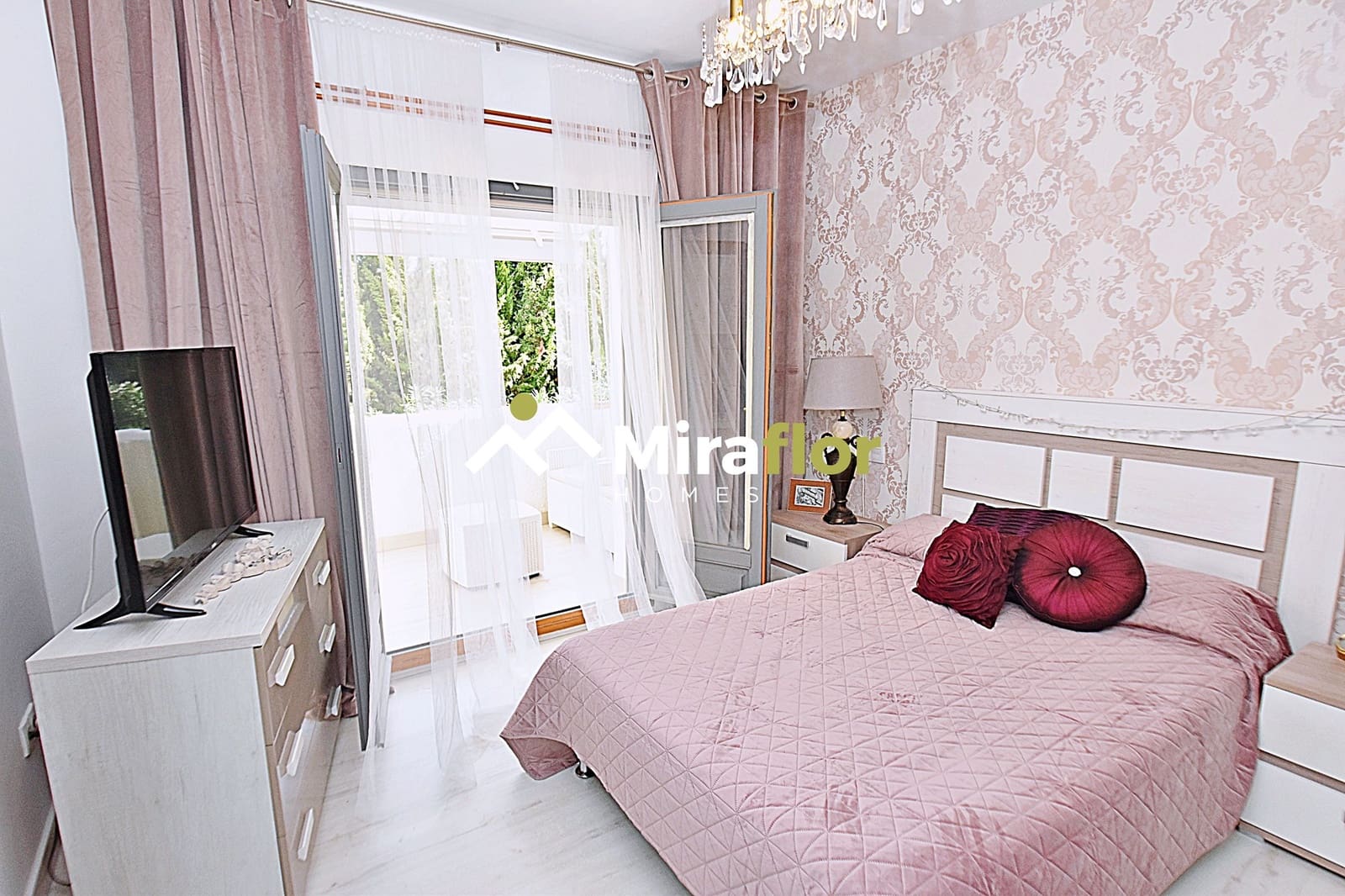 3 bedroom Townhouse for sale in Pedreguer with pool - € 315,000 (Ref: 9606674)