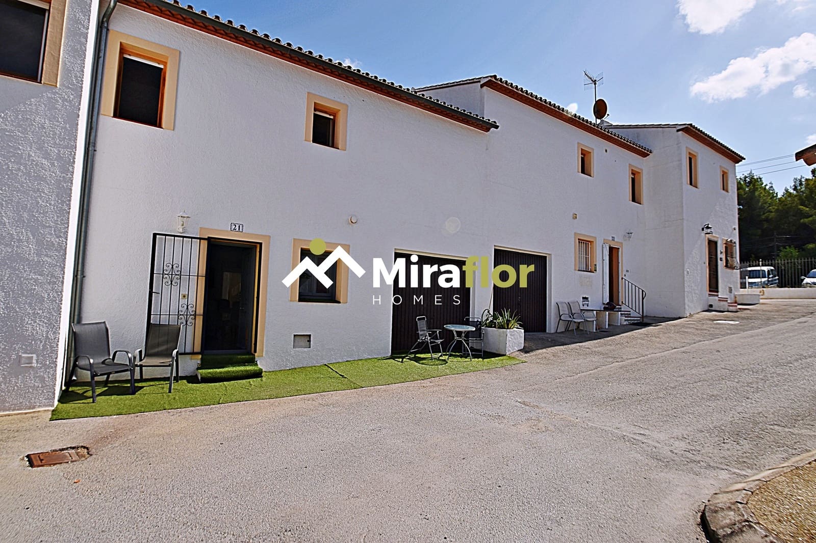3 bedroom Townhouse for sale in Pedreguer with pool - € 315,000 (Ref: 9606674)