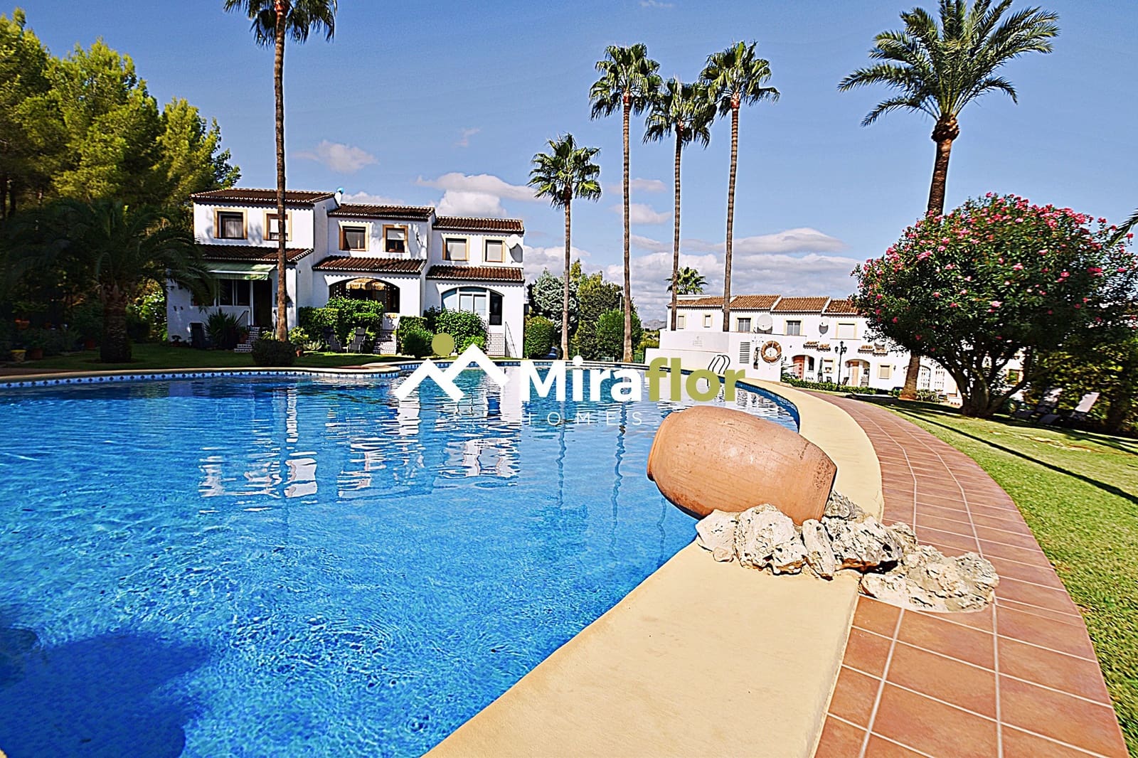 3 bedroom Townhouse for sale in Pedreguer with pool - € 315,000 (Ref: 9606674)