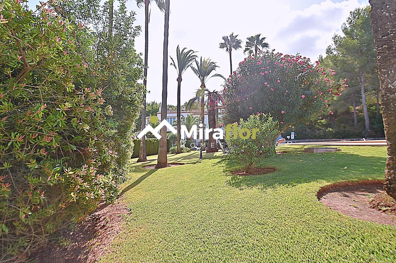 3 bedroom Townhouse for sale in Pedreguer with pool - € 315,000 (Ref: 9606674)