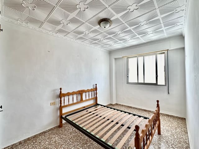 5 bedroom Townhouse for sale in Dénia - € 350,000 (Ref: 9606677)