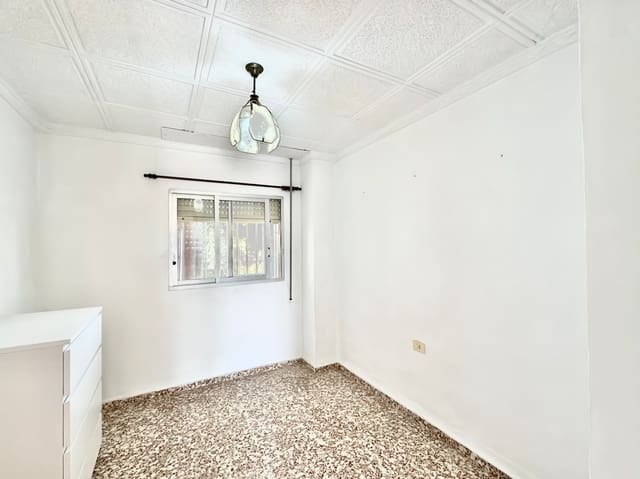 Casa de 5 habitaciones en Dénia en venta - 349.000 € (Ref: 9606677)