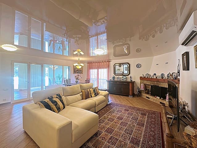 Chalet de 4 habitaciones en Dénia en venta con piscina - 590.000 € (Ref: 9606685)