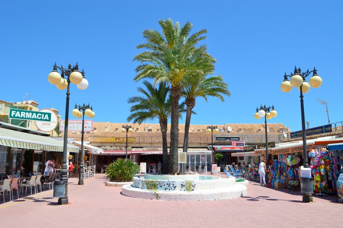 2 bedroom Apartment for sale in Denia with pool - € 269,900 (Ref: 9624190)