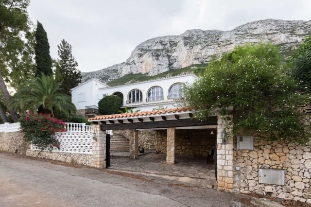 Chalet de 5 habitaciones en Dénia en venta con piscina - 850.000 € (Ref: 9679672)