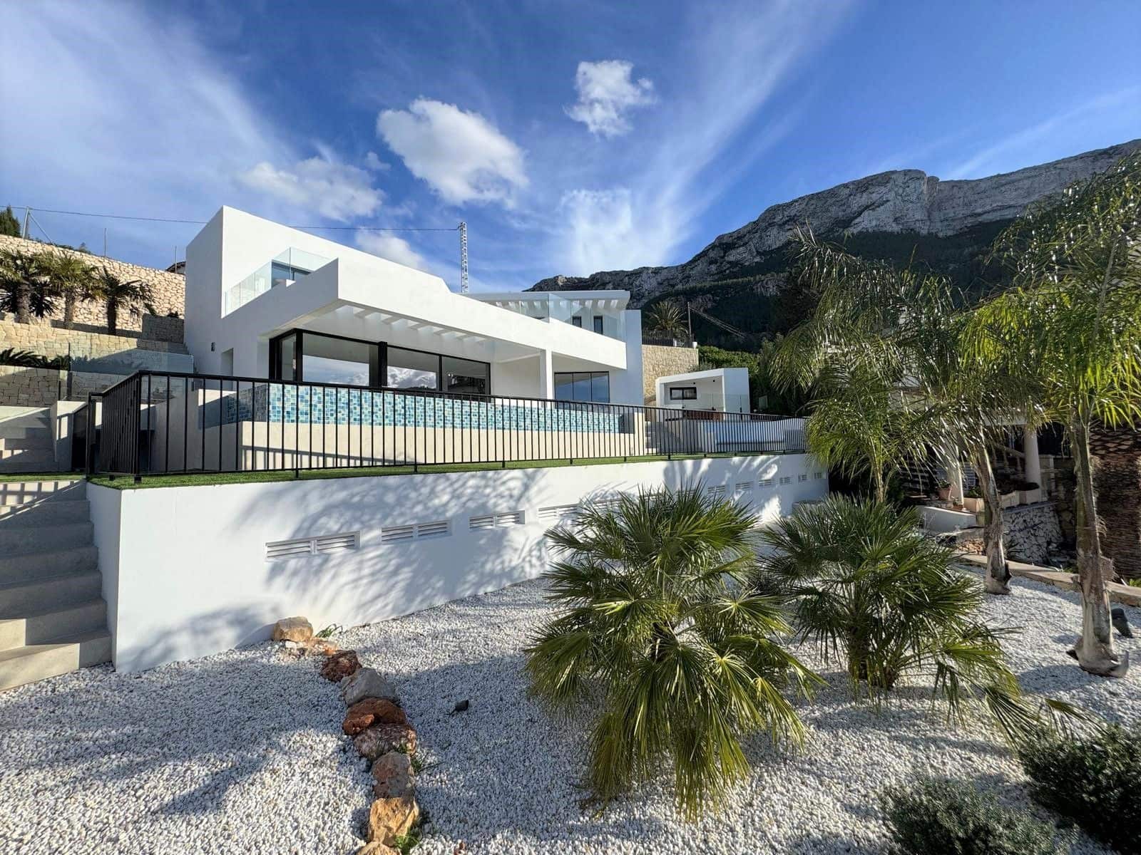 Chalet de 4 habitaciones en Dénia en venta con piscina - 1.550.000 € (Ref: 9679674)