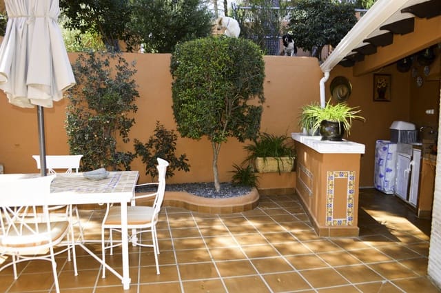 4 bedroom Villa for sale in Dénia with pool - € 750,000 (Ref: 9679683)