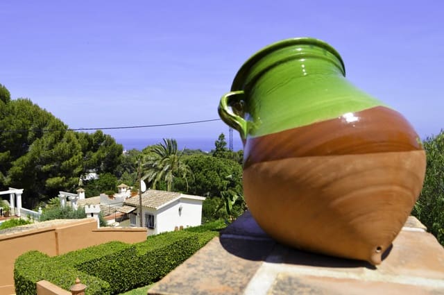 4 Zimmer Villa zu verkaufen in Dénia mit Pool - 750.000 € (Ref: 9679683)
