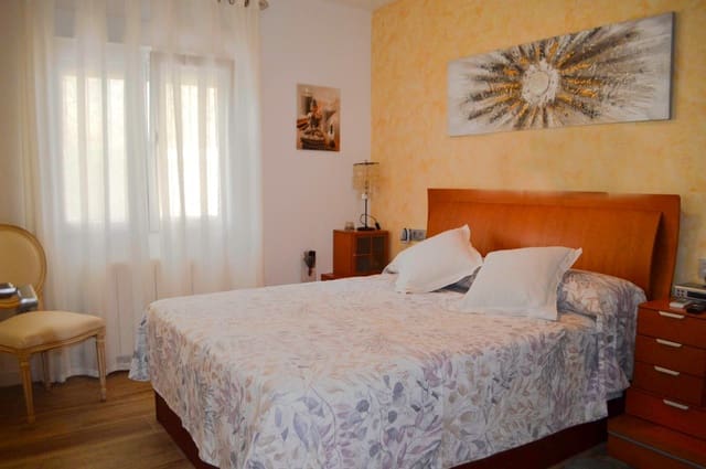 4 chambre Villa/Maison à vendre à Dénia avec piscine - 695 000 € (Ref: 9721425)