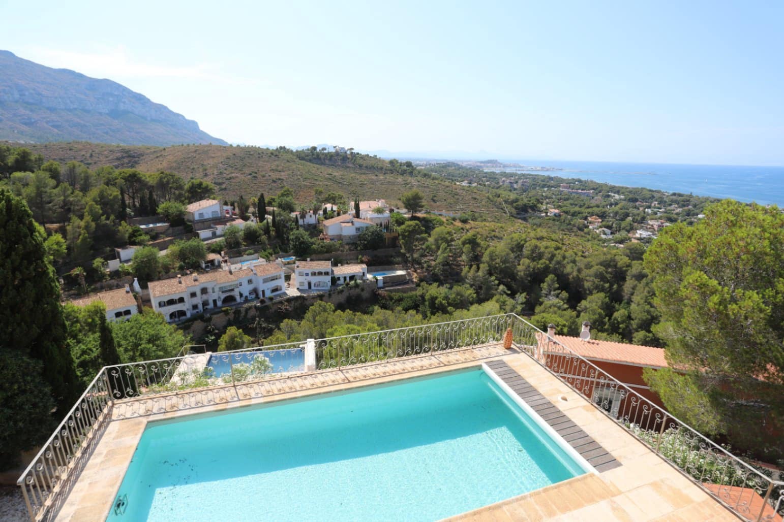 4 Zimmer Villa zu verkaufen in Denia mit Pool - 998.000 € (Ref: 9751834)