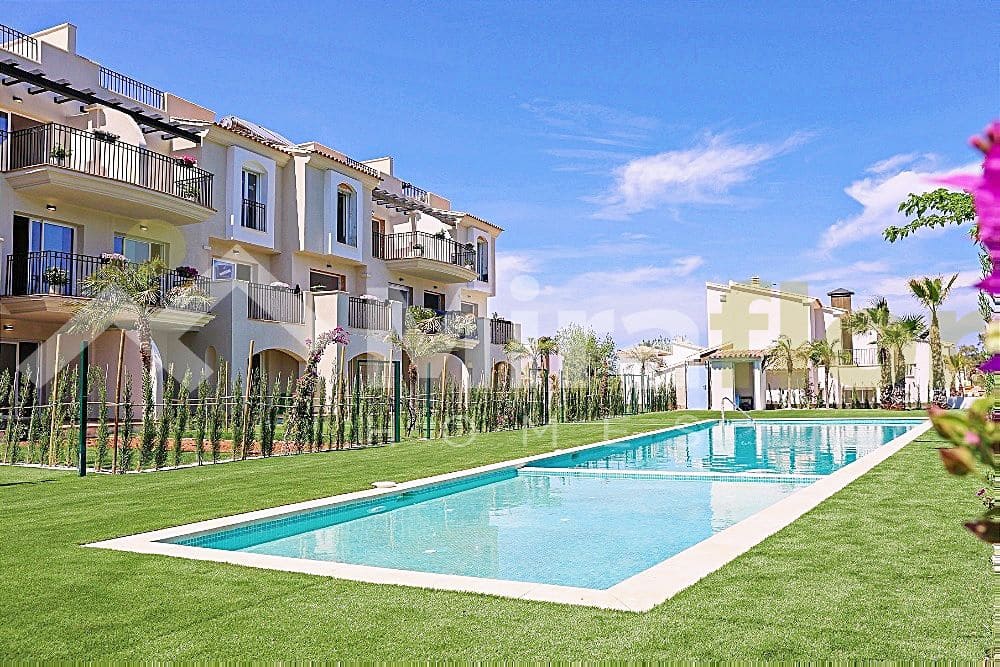 2 bedroom Apartment for sale in Denia with pool - € 339,000 (Ref: 9779008)