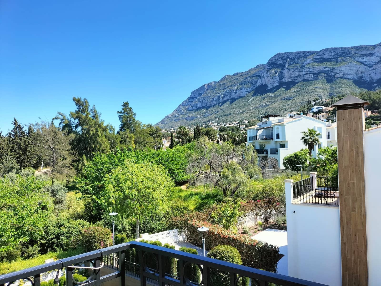 2 bedroom Apartment for sale in Denia with pool - € 339,000 (Ref: 9779008)