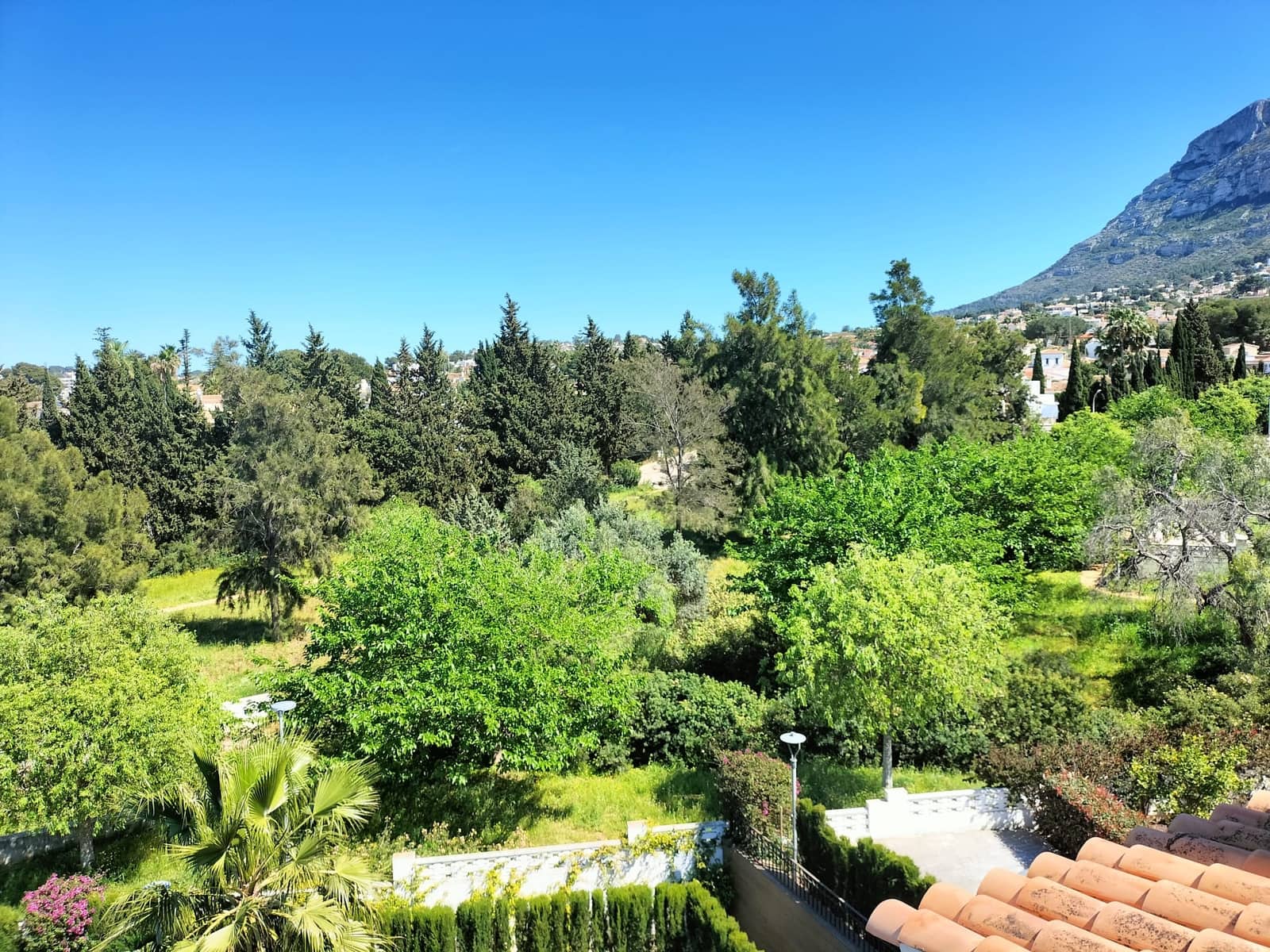 2 bedroom Apartment for sale in Denia with pool - € 339,000 (Ref: 9779008)