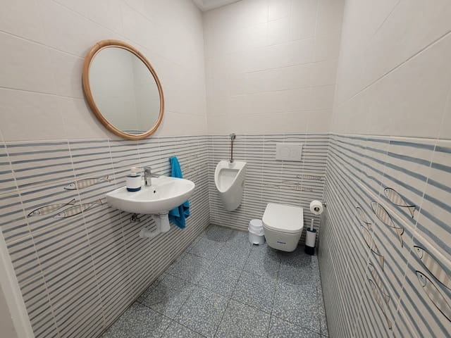 Kommersiell til salgs i Dénia - € 188 000 (Ref: 9794381)