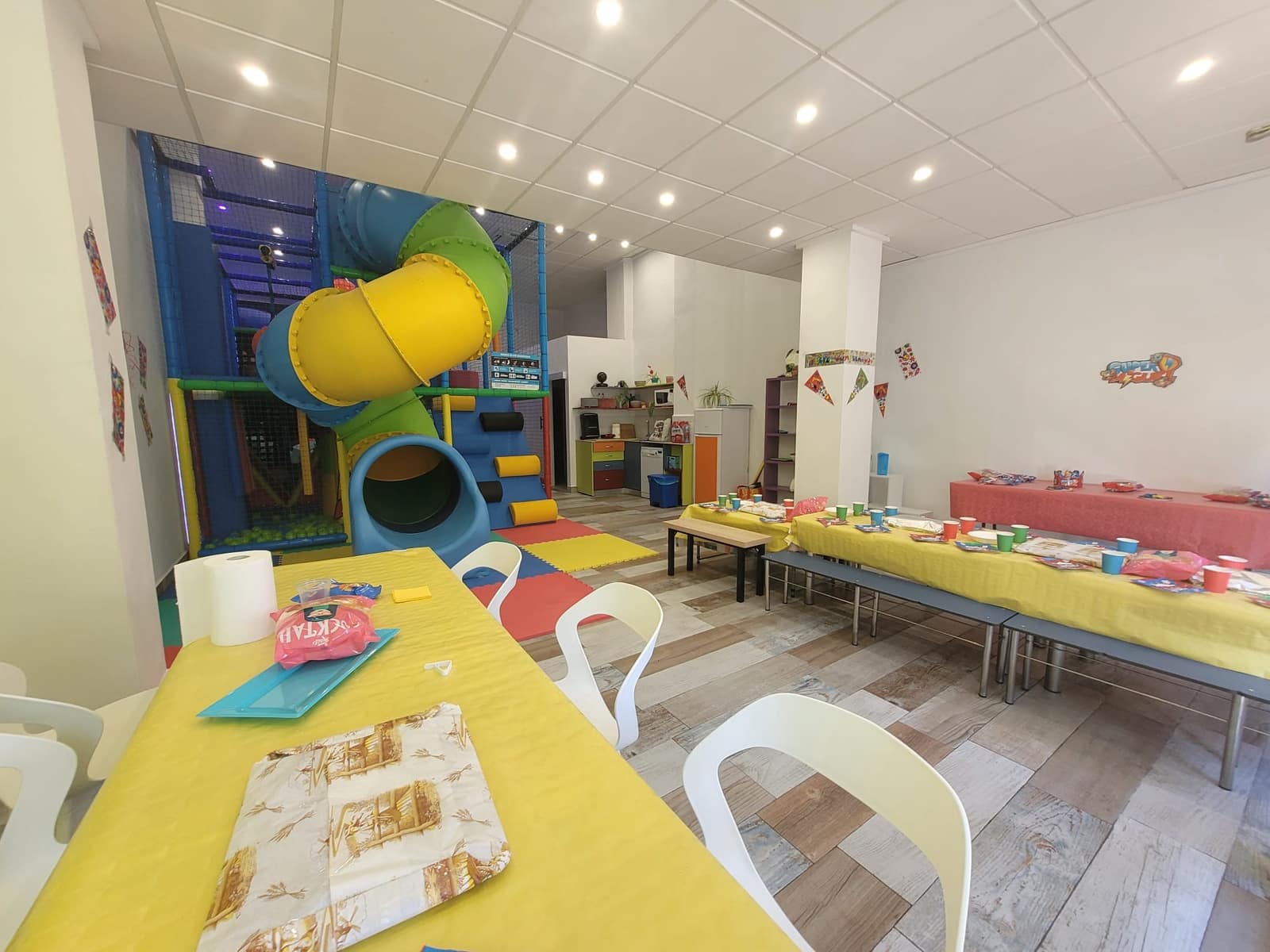 Kommersiell til salgs i Denia - € 188 000 (Ref: 9794381)