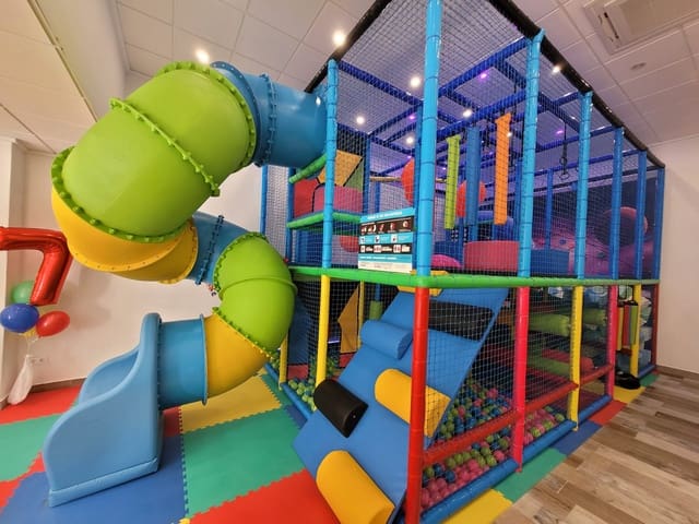 Local Comercial en Dénia en venta - 188.000 € (Ref: 9794381)