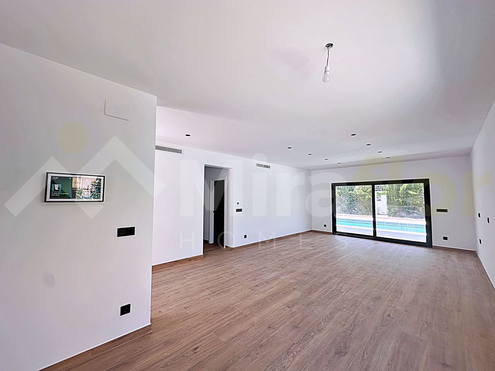 3 bedroom Villa for sale in Denia with pool - € 1,090,000 (Ref: 9893068)