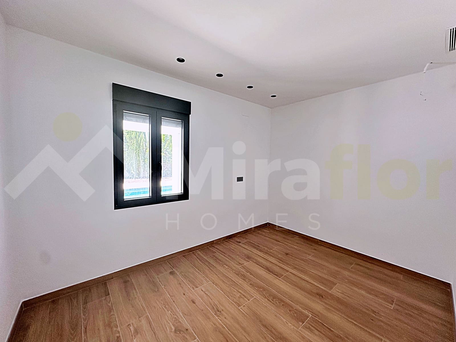 3 bedroom Villa for sale in Denia with pool - € 1,090,000 (Ref: 9893068)