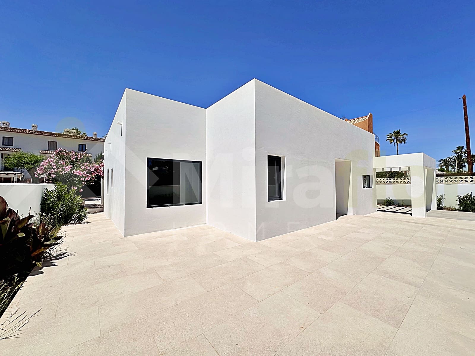 3 bedroom Villa for sale in Denia with pool - € 1,090,000 (Ref: 9893068)