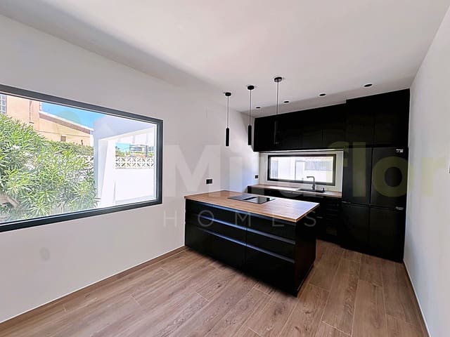 3 bedroom Villa for sale in Dénia with pool - € 1,090,000 (Ref: 9893068)