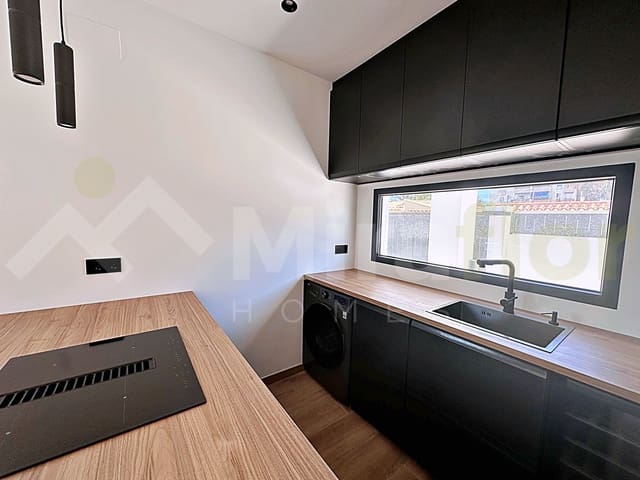 3 bedroom Villa for sale in Dénia with pool - € 1,090,000 (Ref: 9893068)