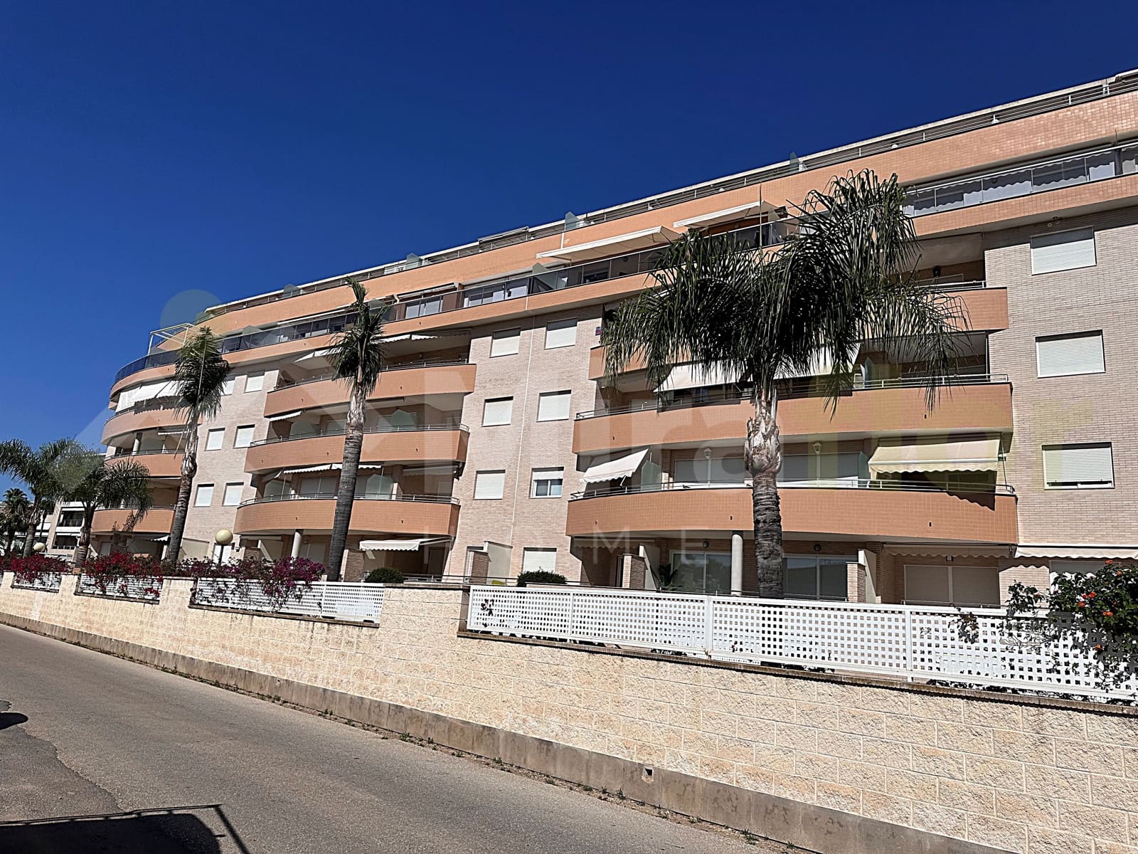 2 sovrum Lägenhet till salu i Denia med pool - 360 000 € (Ref: 9914924)