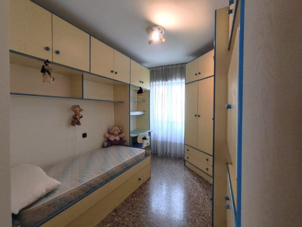 3 makuuhuone Asunto myytävänä paikassa Denia mukana uima-altaan - 220 000 € (Ref: 9915467)