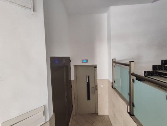 3 bedroom Flat for sale in Dénia with pool - € 220,000 (Ref: 9915467)