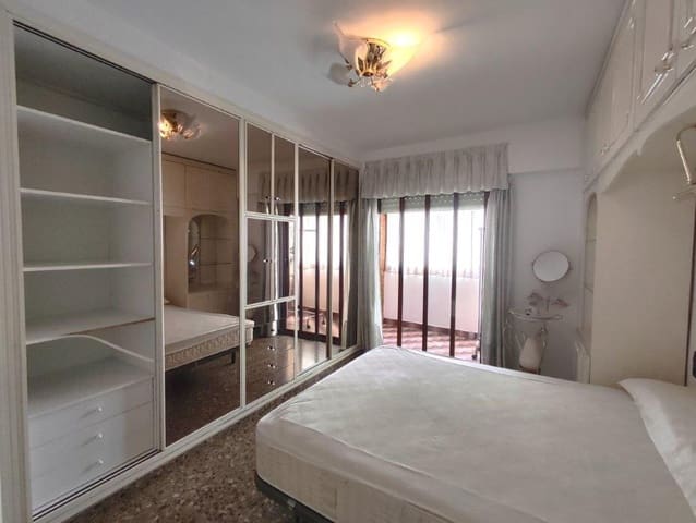 3 bedroom Flat for sale in Dénia with pool - € 220,000 (Ref: 9915467)