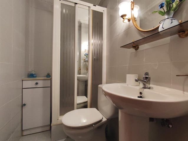 Piso de 3 habitaciones en Dénia en venta con piscina - 220.000 € (Ref: 9915467)