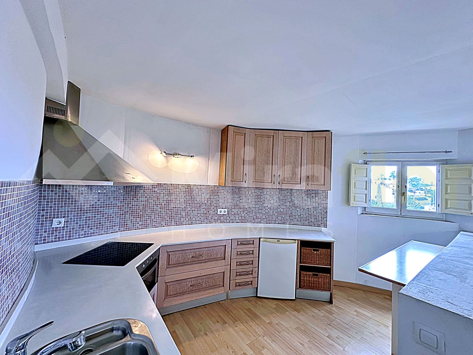 6 soverom Villa til salgs i Benissa med svømmebasseng - € 590 000 (Ref: 9935187)