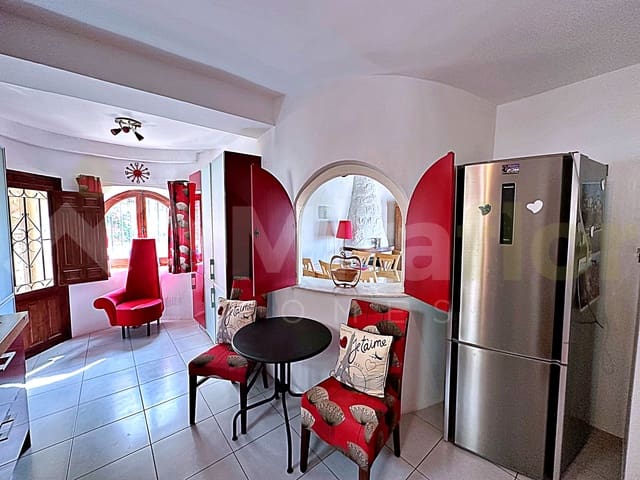 6 soverom Villa til salgs i Benissa med svømmebasseng - € 590 000 (Ref: 9935187)