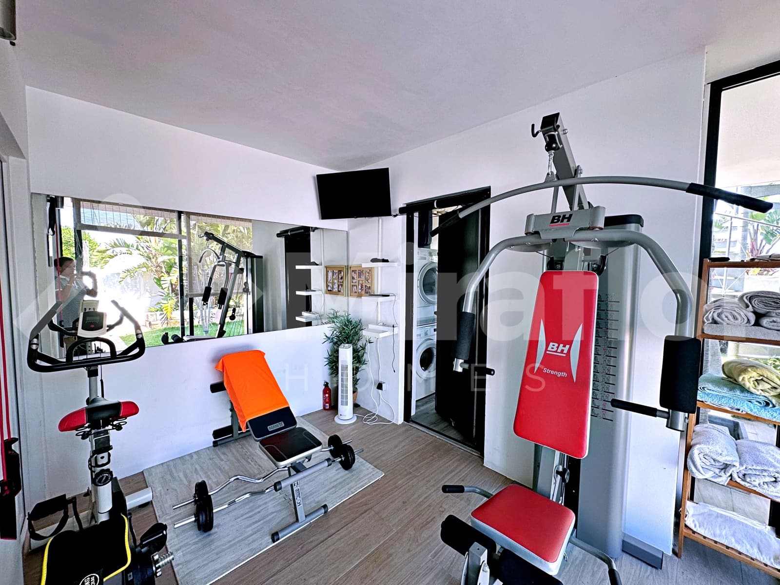 4 bedroom Villa for sale in Denia with pool - € 980,000 (Ref: 9946792)