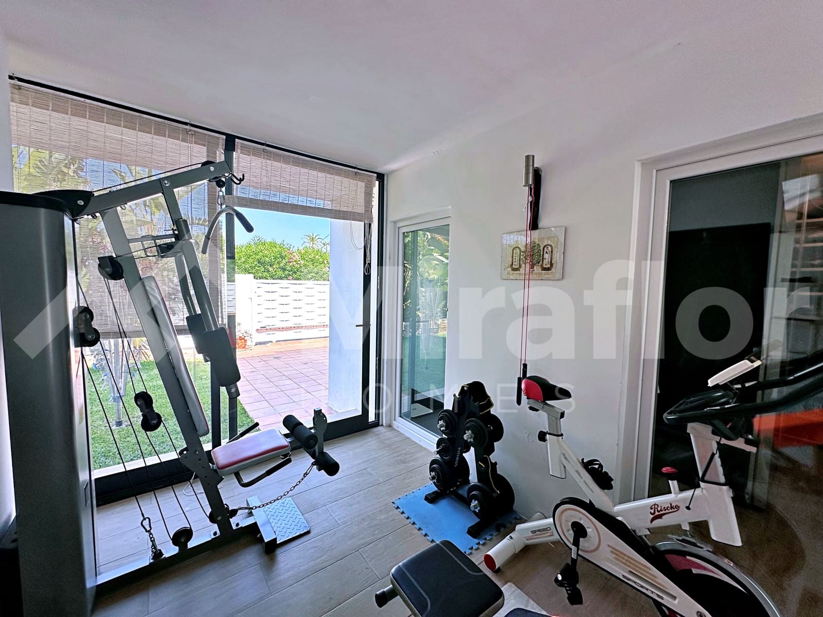 4 bedroom Villa for sale in Denia with pool - € 980,000 (Ref: 9946792)