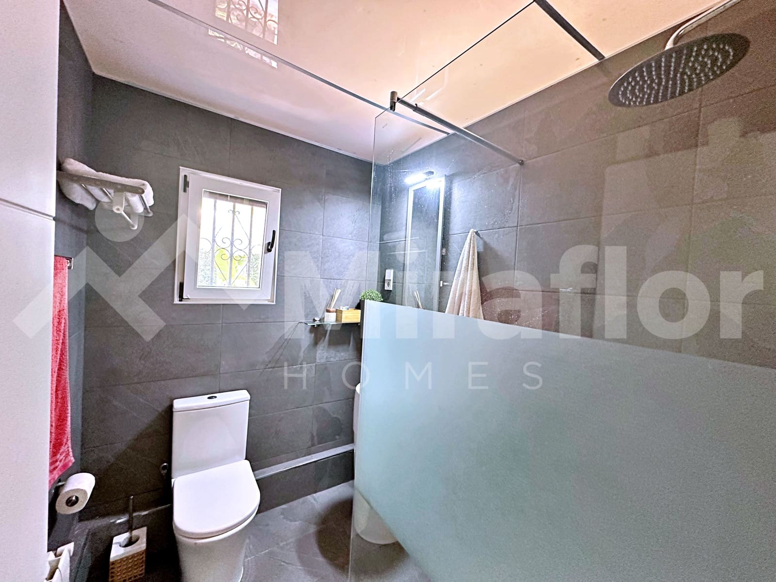 4 bedroom Villa for sale in Denia with pool - € 980,000 (Ref: 9946792)