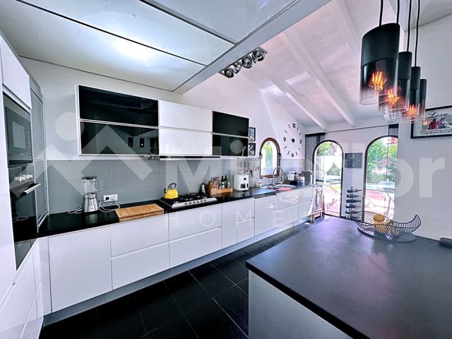 4 sypialnia Willa na sprzedaż w Dénia z basenem - 980 000 € (Ref: 9946792)