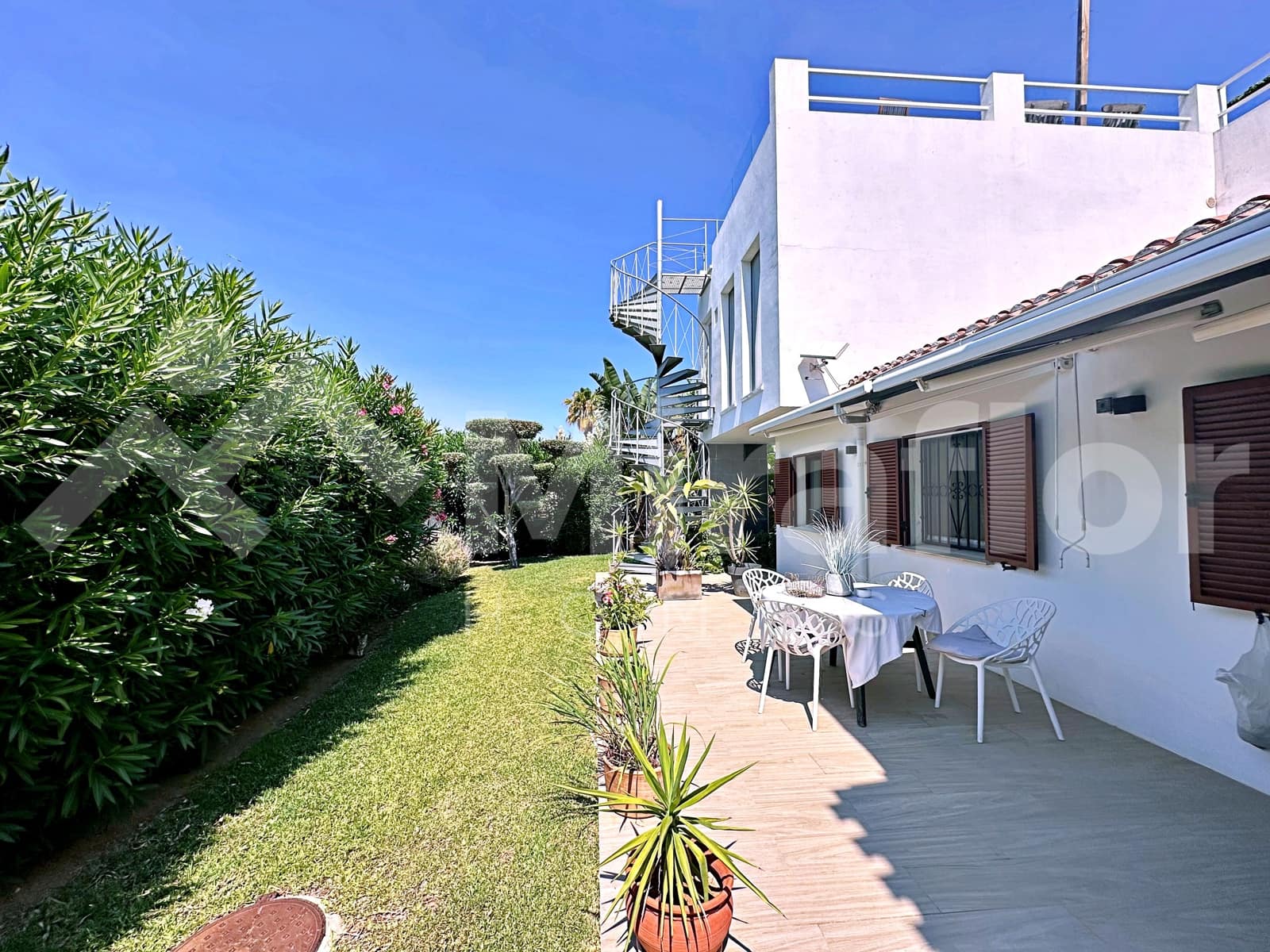 4 bedroom Villa for sale in Denia with pool - € 980,000 (Ref: 9946792)