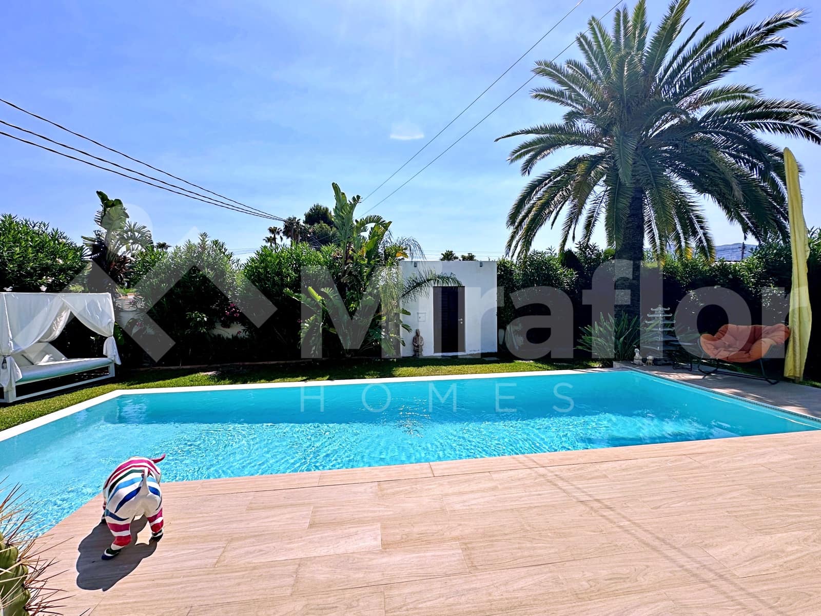 4 bedroom Villa for sale in Denia with pool - € 980,000 (Ref: 9946792)