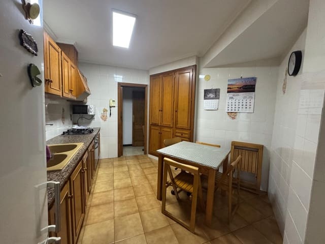 Piso de 3 habitaciones en Dénia en venta - 255.000 € (Ref: 9947454)