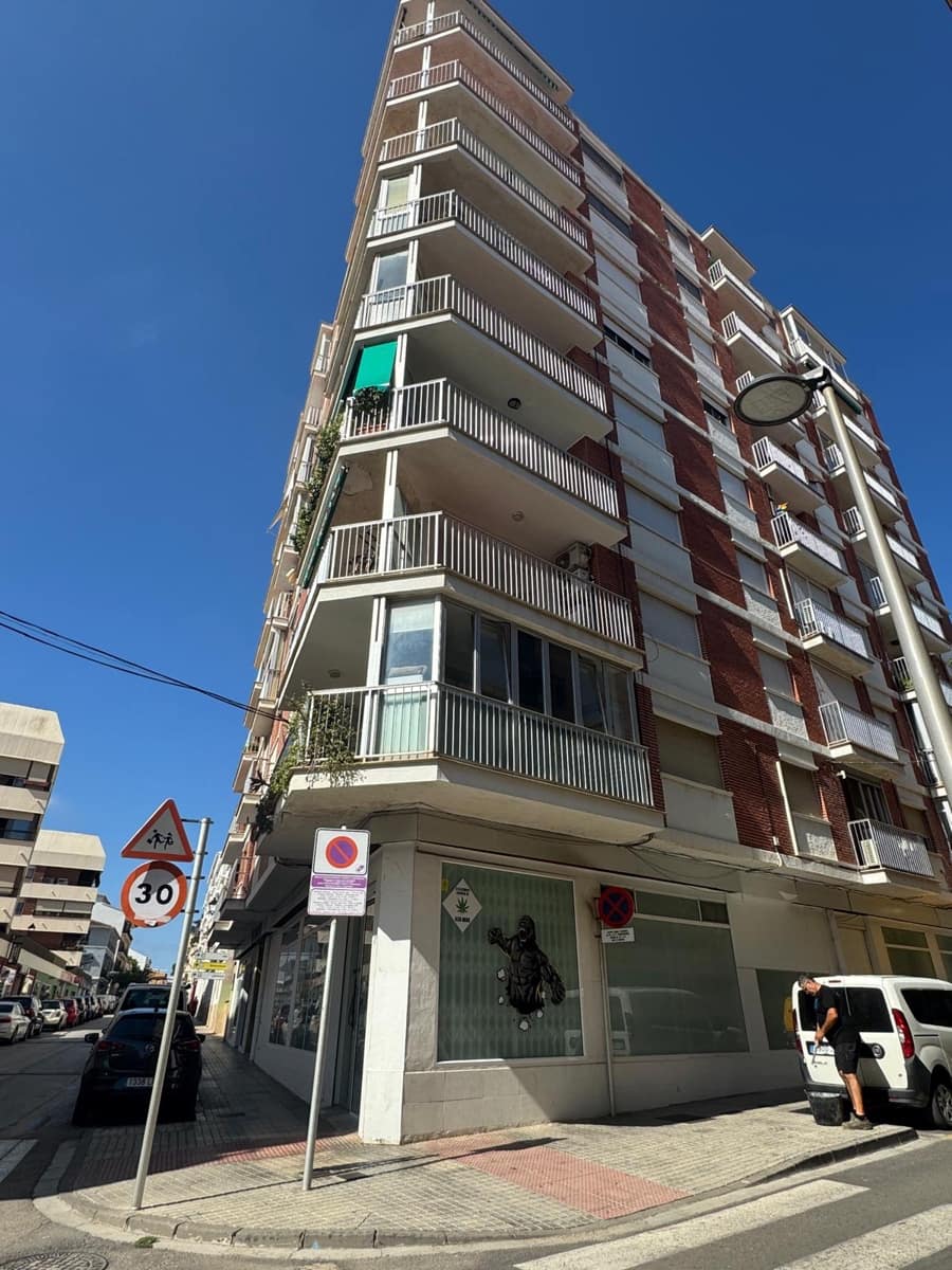 3 bedroom Flat for sale in Denia - € 255,000 (Ref: 9947454)