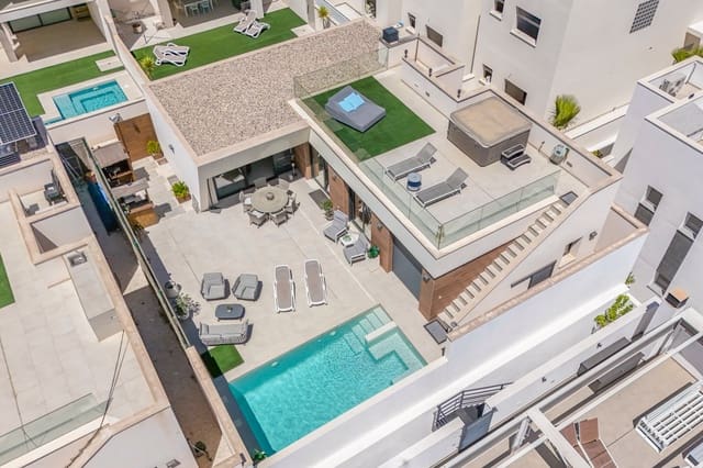 4 chambre Villa/Maison à vendre à Benijófar avec piscine - 640 000 € (Ref: 10003657)