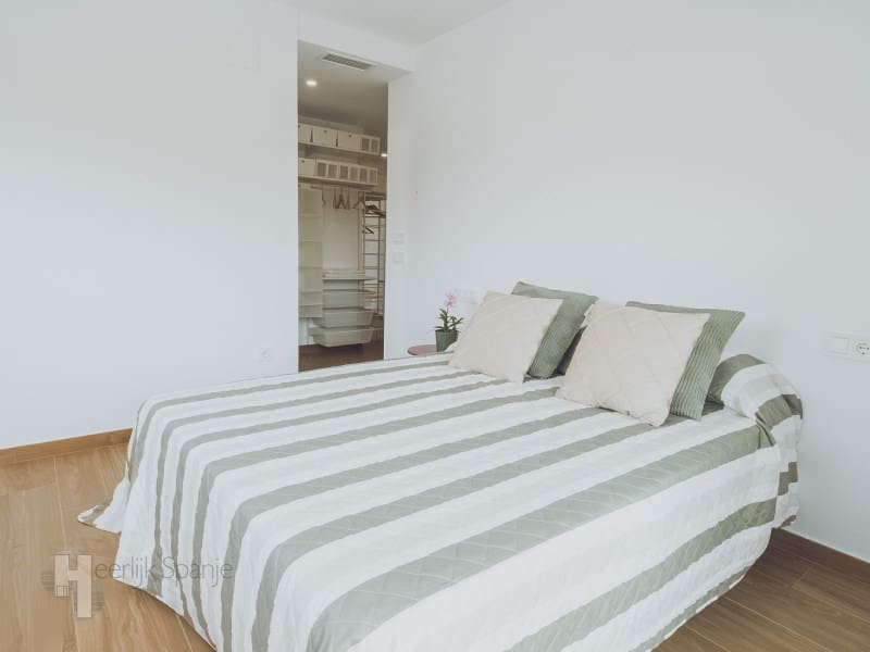 Ático de 3 habitaciones en Redován en venta - 215.000 € (Ref: 10003665)