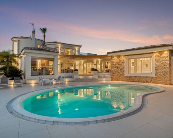 5 bedroom Villa for sale in Ciudad Quesada, Rojales with pool - € 1,499,999 (Ref: 10003670)