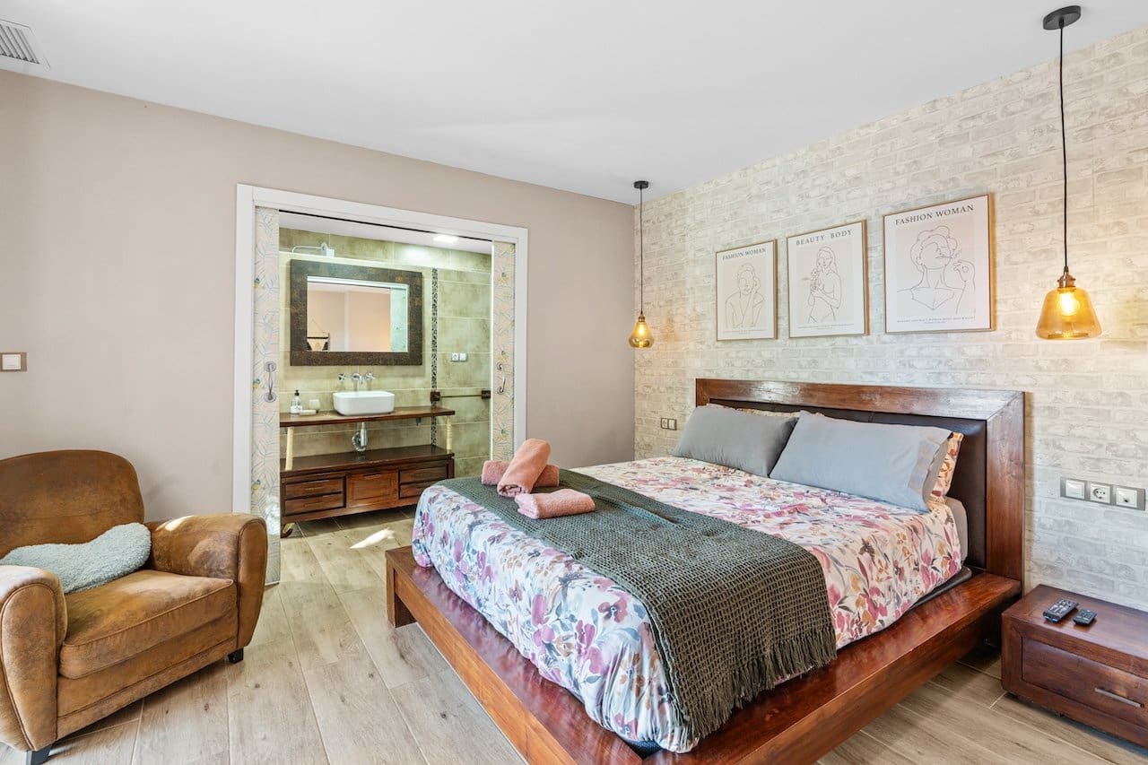 Chalet de 4 habitaciones en Santa Pola en venta con piscina - 799.000 € (Ref: 10003699)