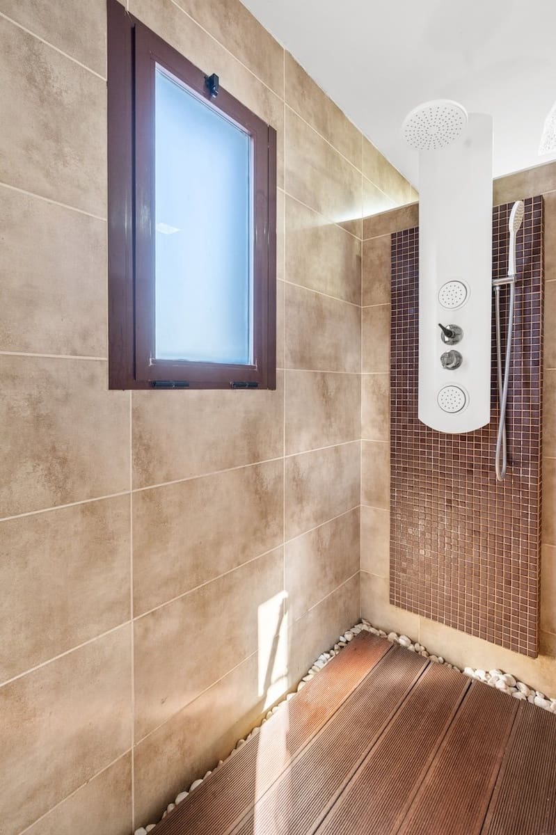 Chalet de 4 habitaciones en Santa Pola en venta con piscina - 799.000 € (Ref: 10003699)