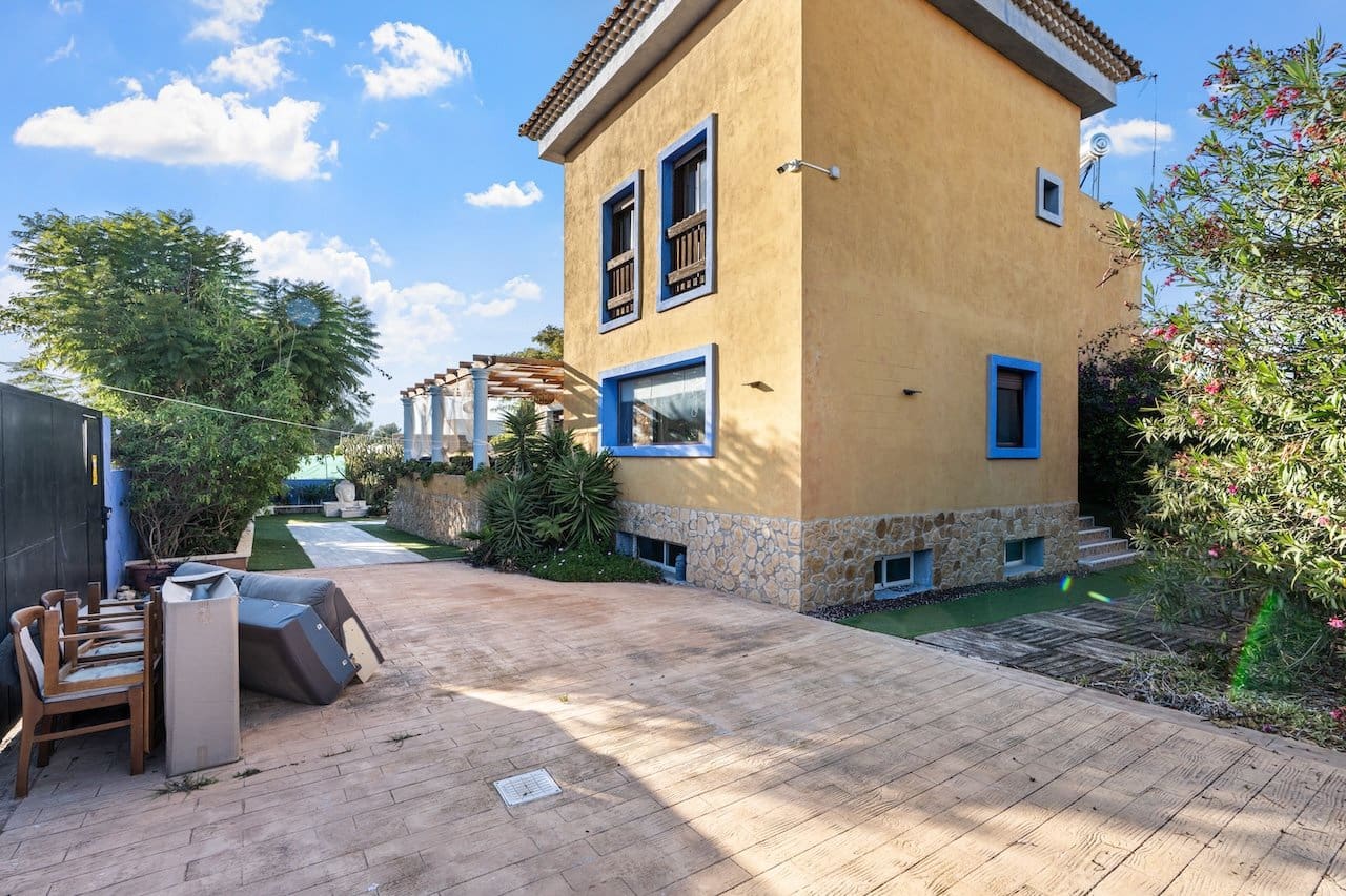 Chalet de 4 habitaciones en Santa Pola en venta con piscina - 799.000 € (Ref: 10003699)