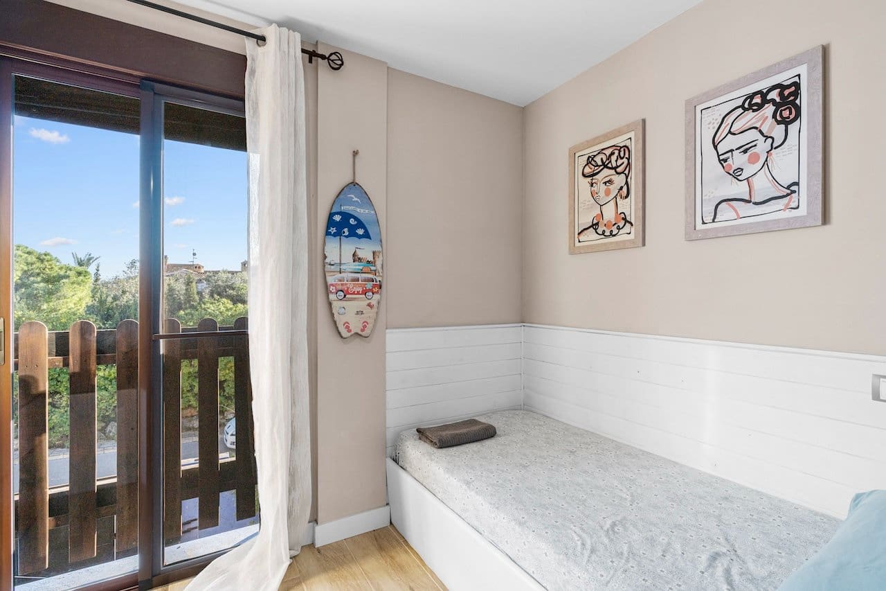 Chalet de 4 habitaciones en Santa Pola en venta con piscina - 799.000 € (Ref: 10003699)