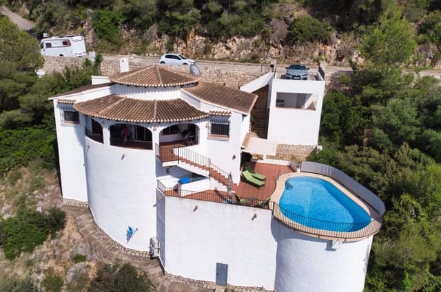 4 sypialnia Willa na sprzedaż w Monte Pego, Pego z basenem - 440 000 € (Ref: 10003704)