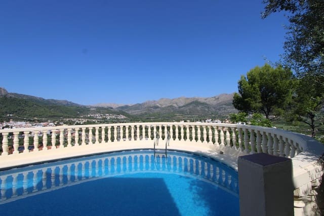 3 quarto Moradia para venda em Orba com piscina - 499 995 € (Ref: 10003709)