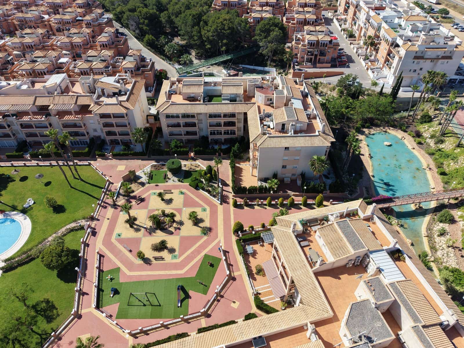 3 makuuhuone Kattohuoneisto myytävänä paikassa Playa Flamenca mukana uima-altaan - 240 000 € (Ref: 10003727)
